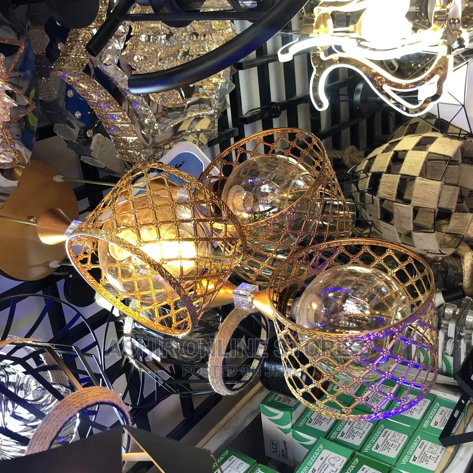 Goldish Pendant Lamp Holder