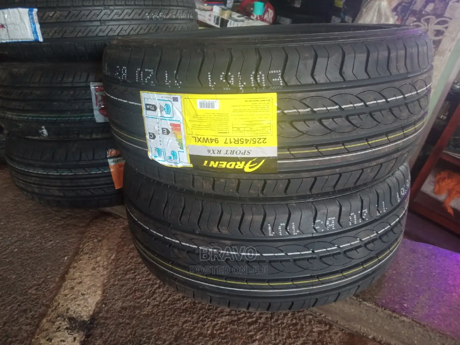 225/45r17 Adent