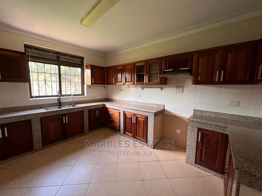 5bdrm House in Kololo, Central Division for Rent