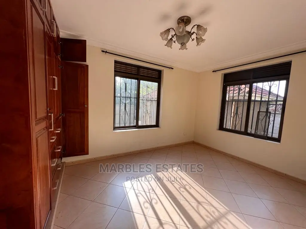 5bdrm House in Kololo, Central Division for Rent