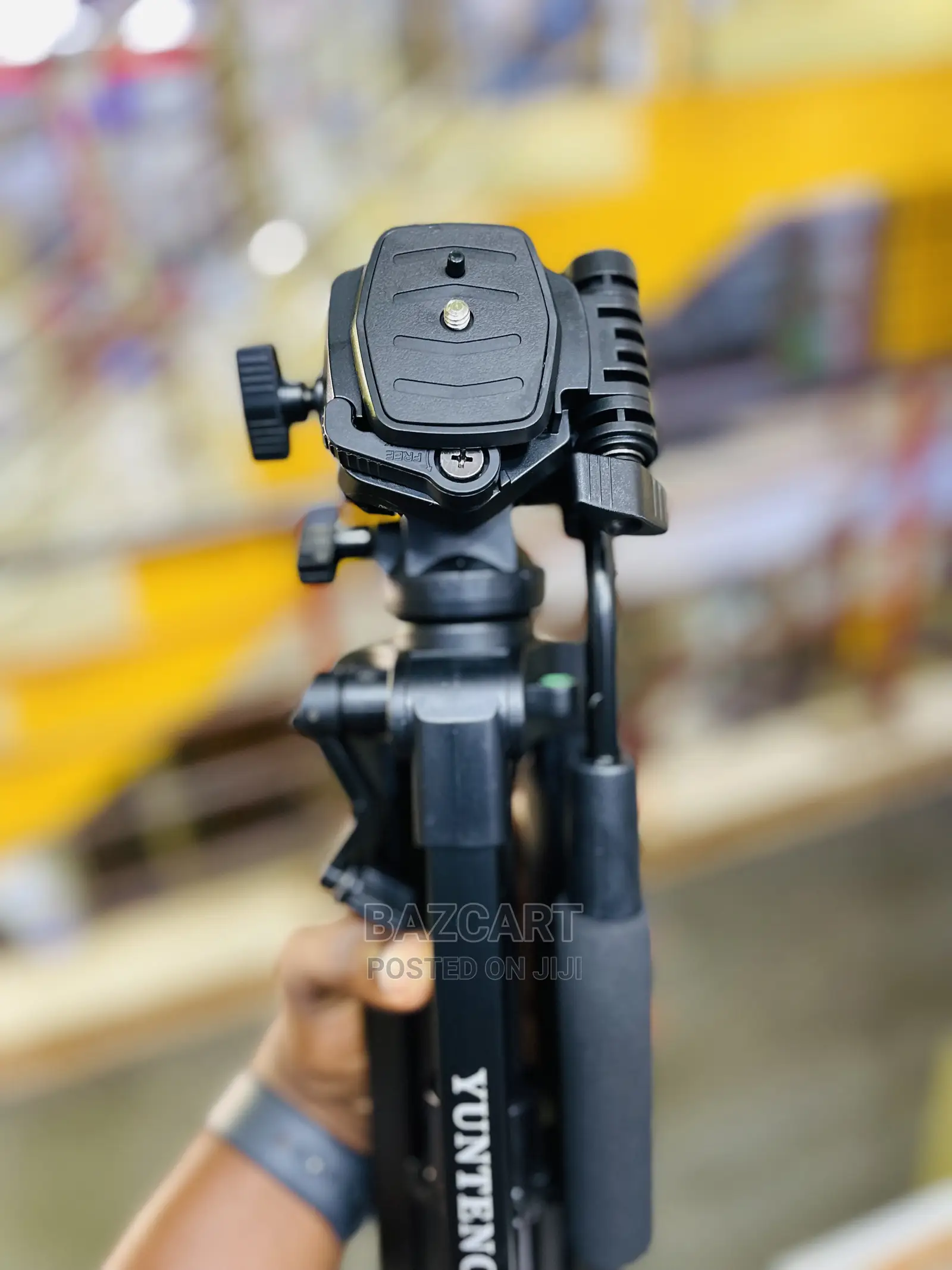 Professional Camera Tripod - Heavy Duty