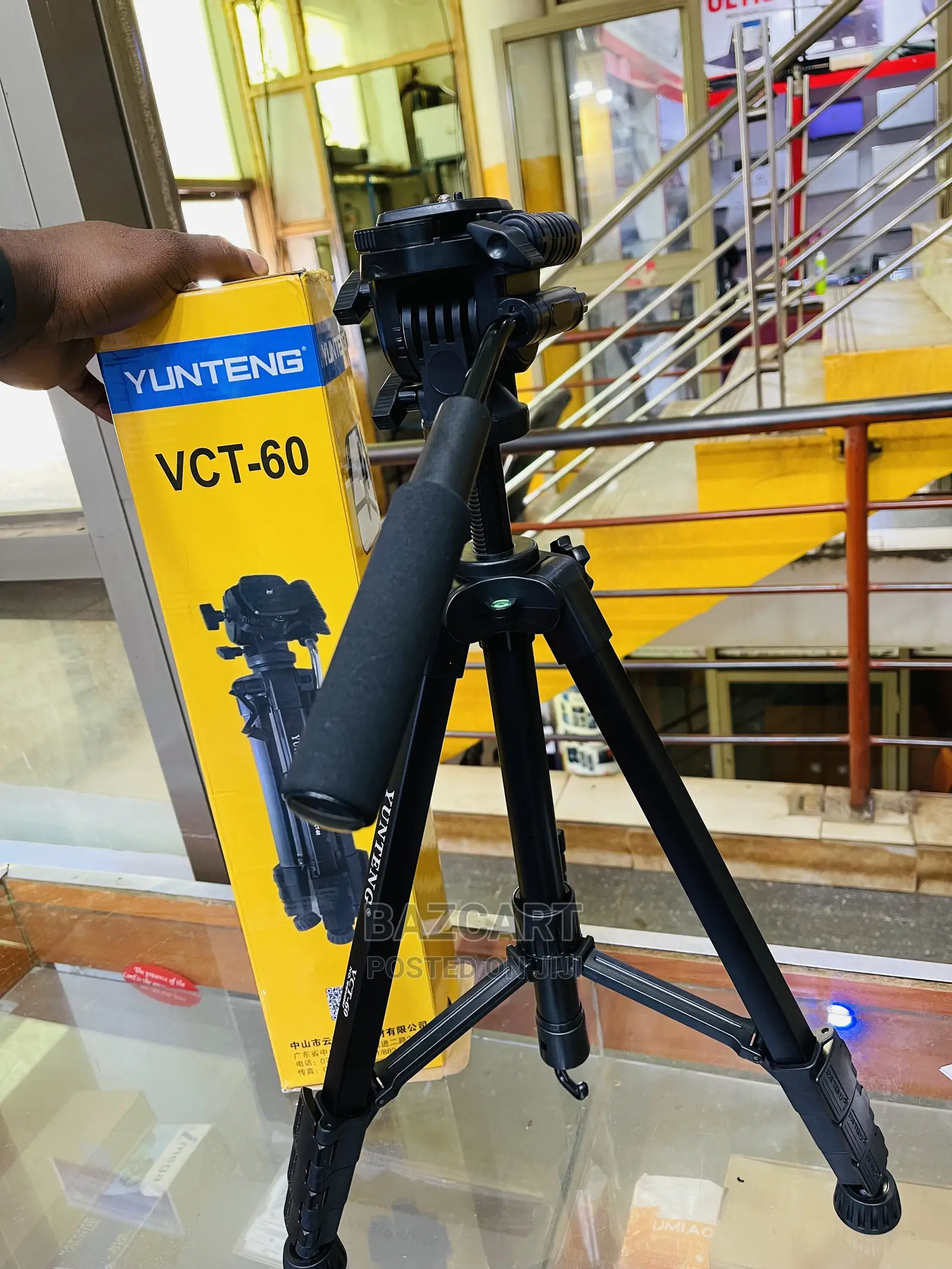 Professional Camera Tripod - Heavy Duty