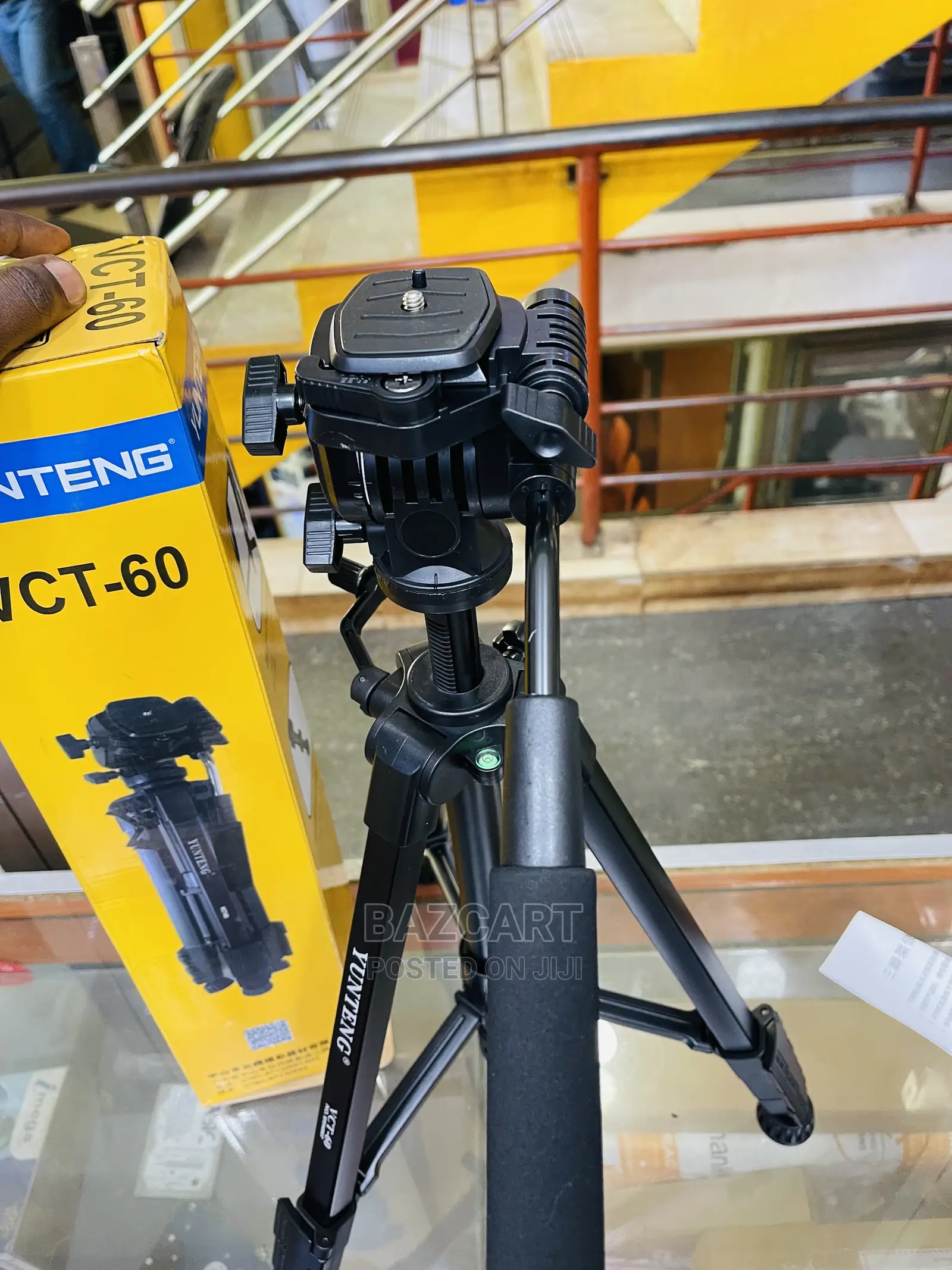 Professional Camera Tripod - Heavy Duty