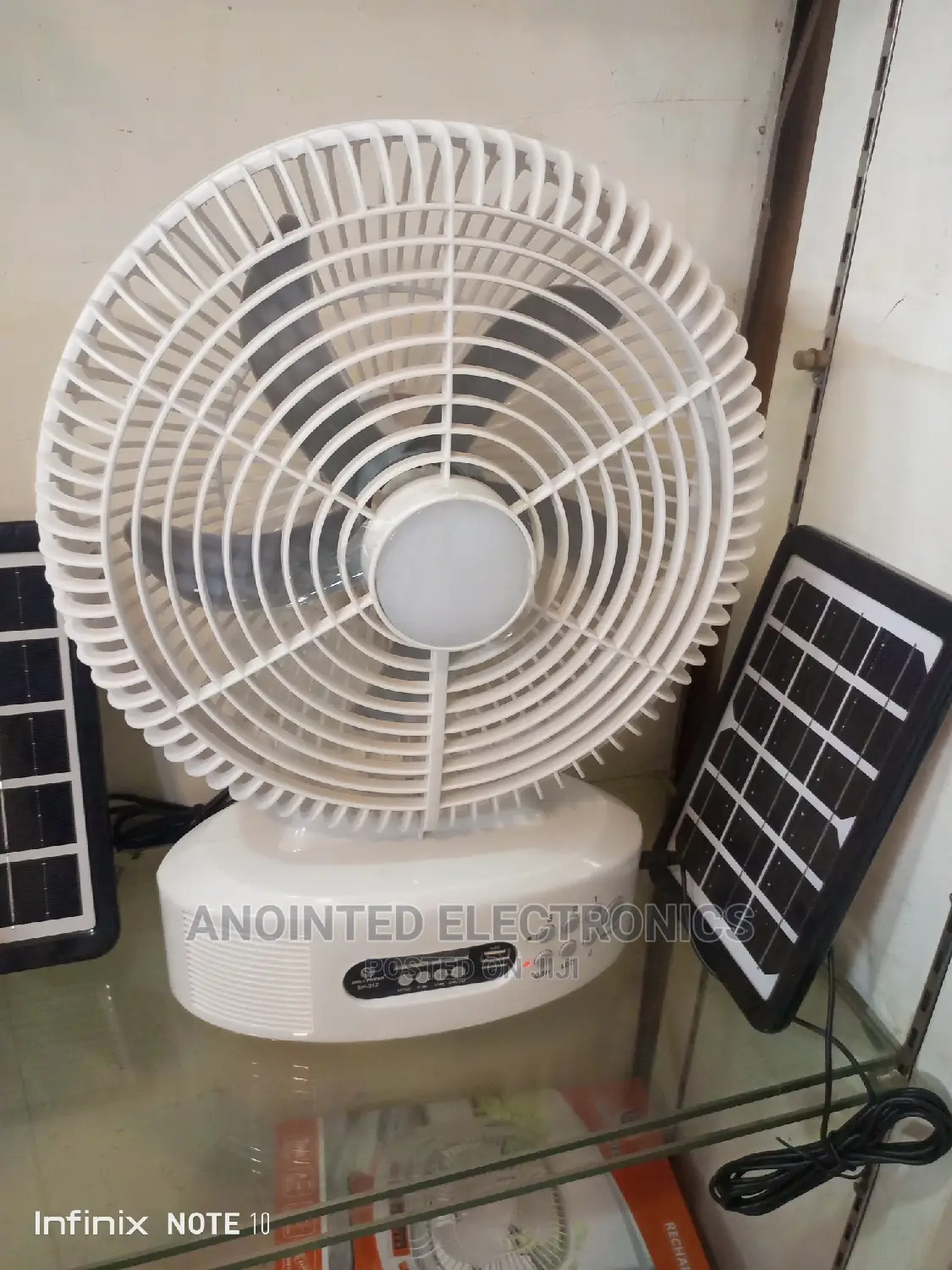 Table Rechargeable Fan With a Soler Panel and Bulb's