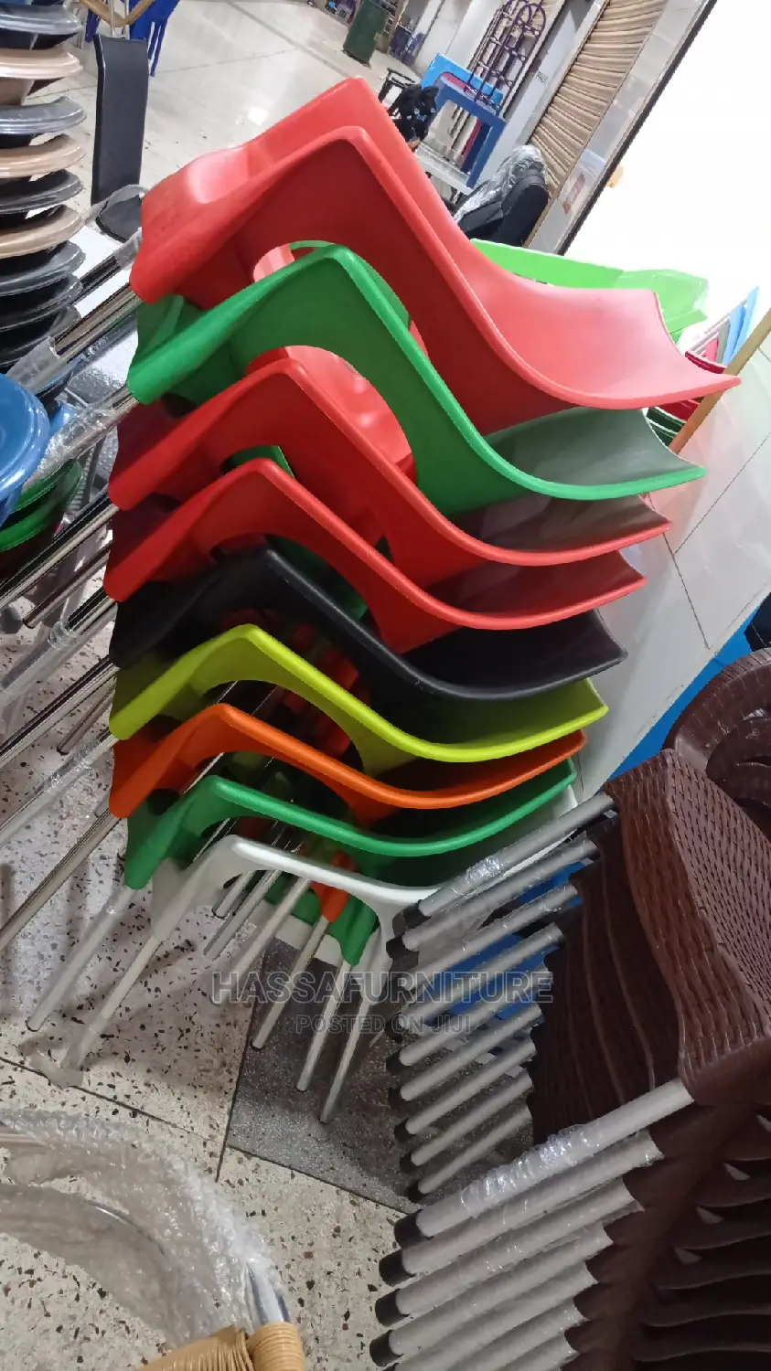 Plastic Restaurant Chairs