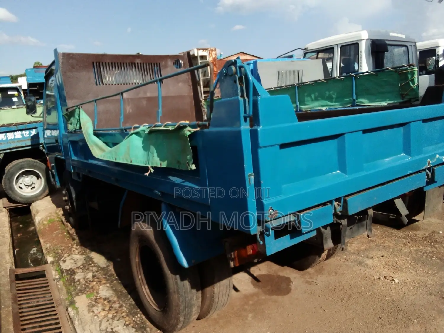 Canter Dumper With 33engine
