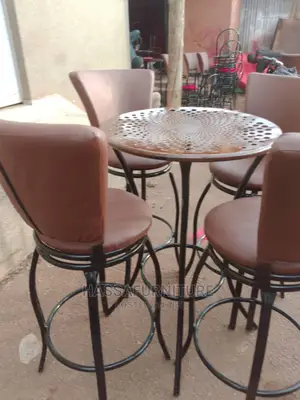 Bar Stools and Table Brand New