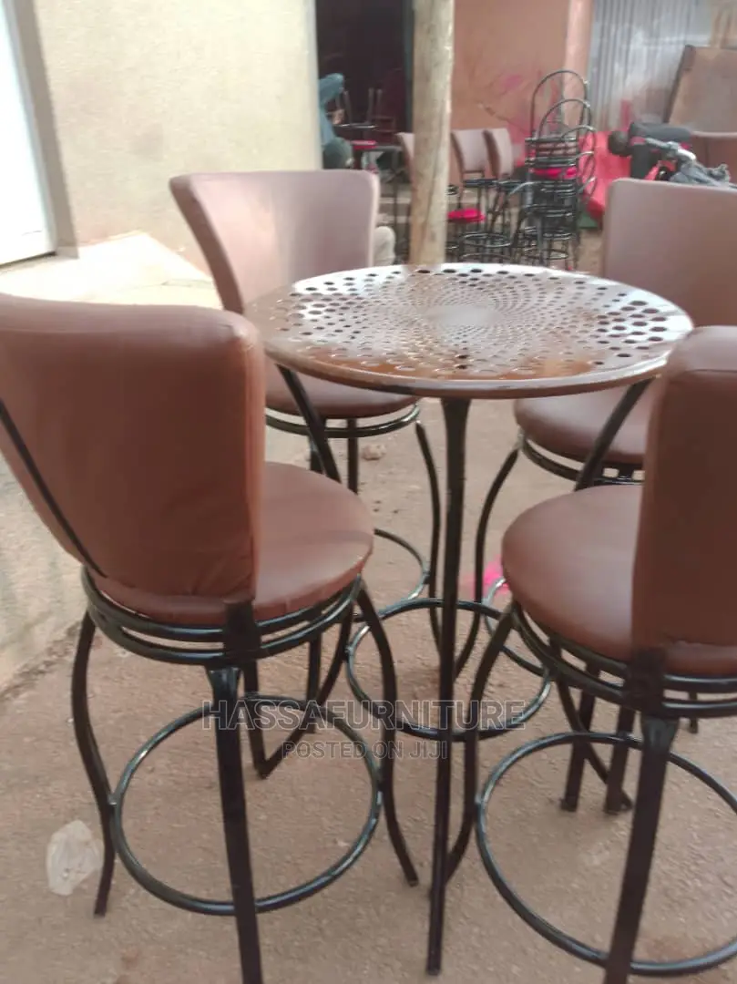 Bar Stools and Table Brand New