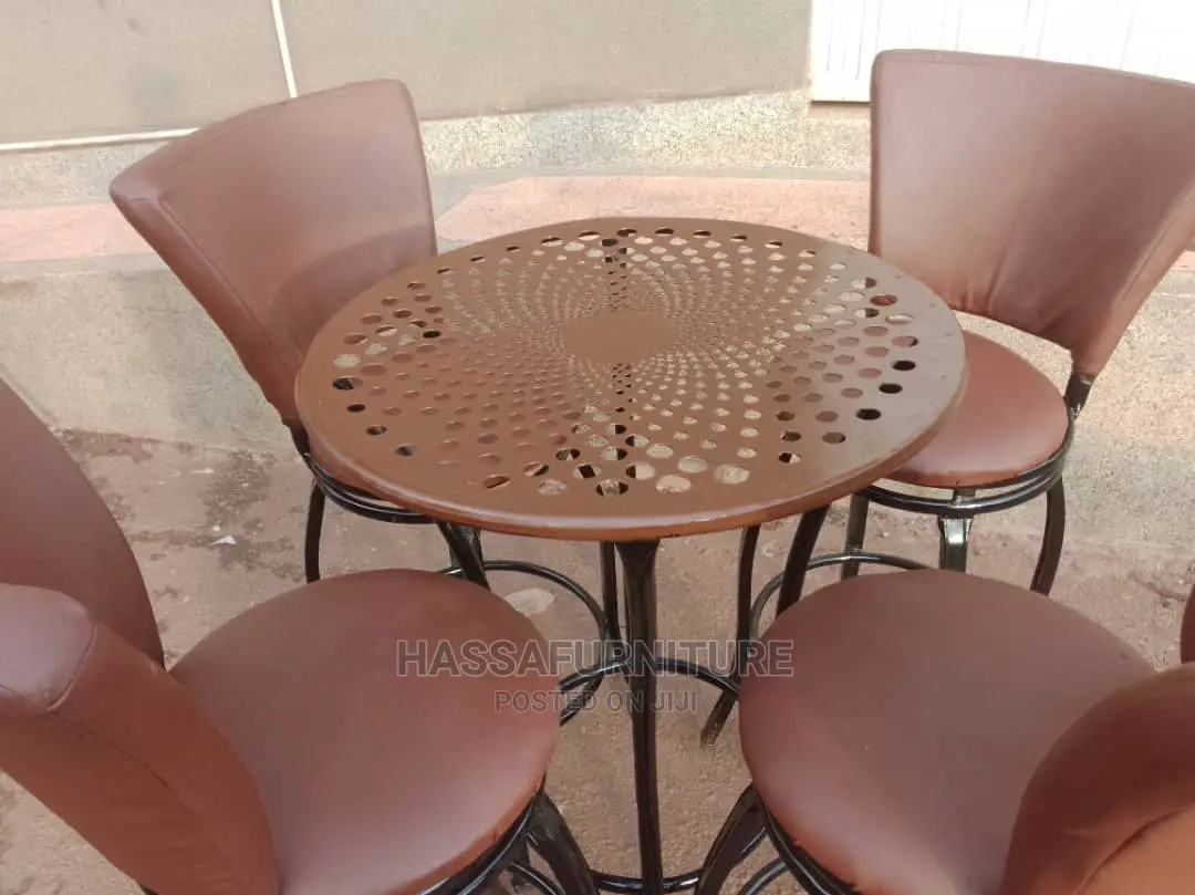 Bar Stools and Table Brand New