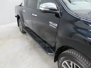 Side Steps (Toyota Hilux 2015+ Dual Cab)