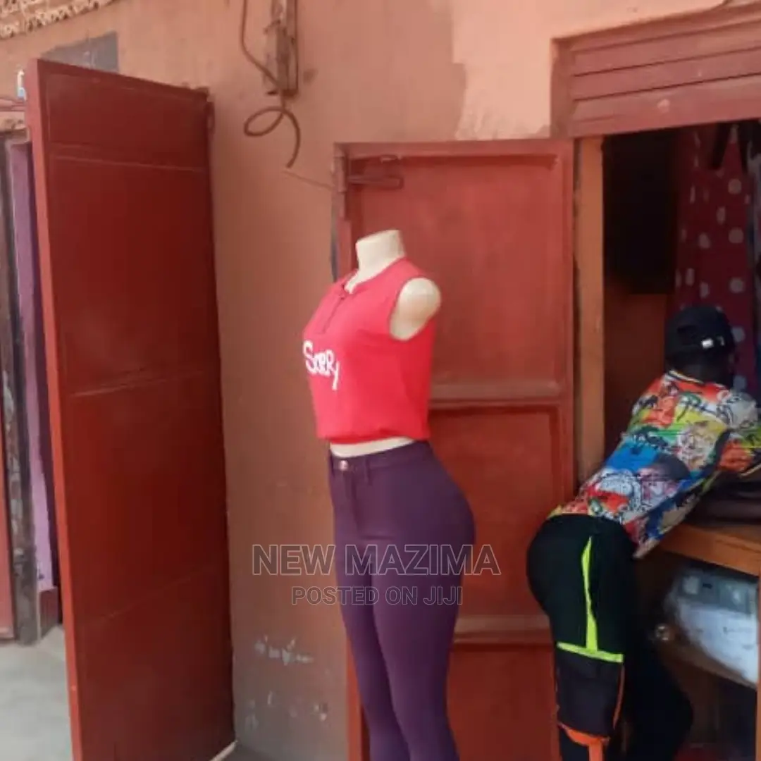 Very Busy Commercial Three Shops Onquicksale in Kawanda Town