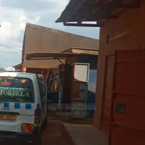 Very Busy Commercial Three Shops Onquicksale in Kawanda Town