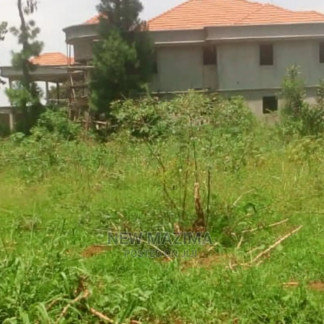 5 Acres Measurig Direct From the Lake Onsale Kawuku Ntebe Rd