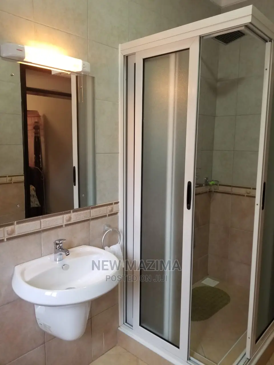 Very Classic Hotel With 16 Self Contained Rooms Onsale Ntebe