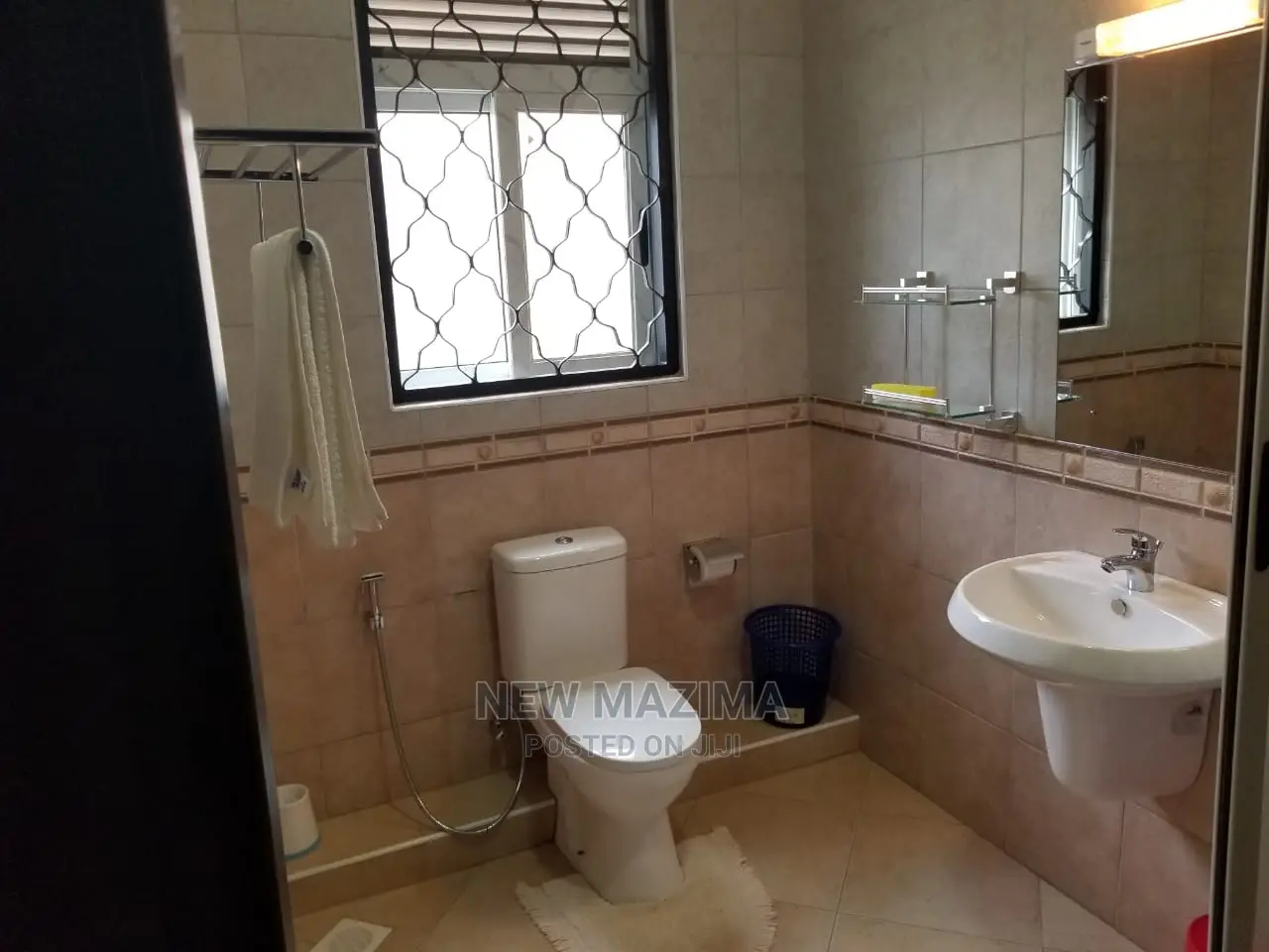 Very Classic Hotel With 16 Self Contained Rooms Onsale Ntebe