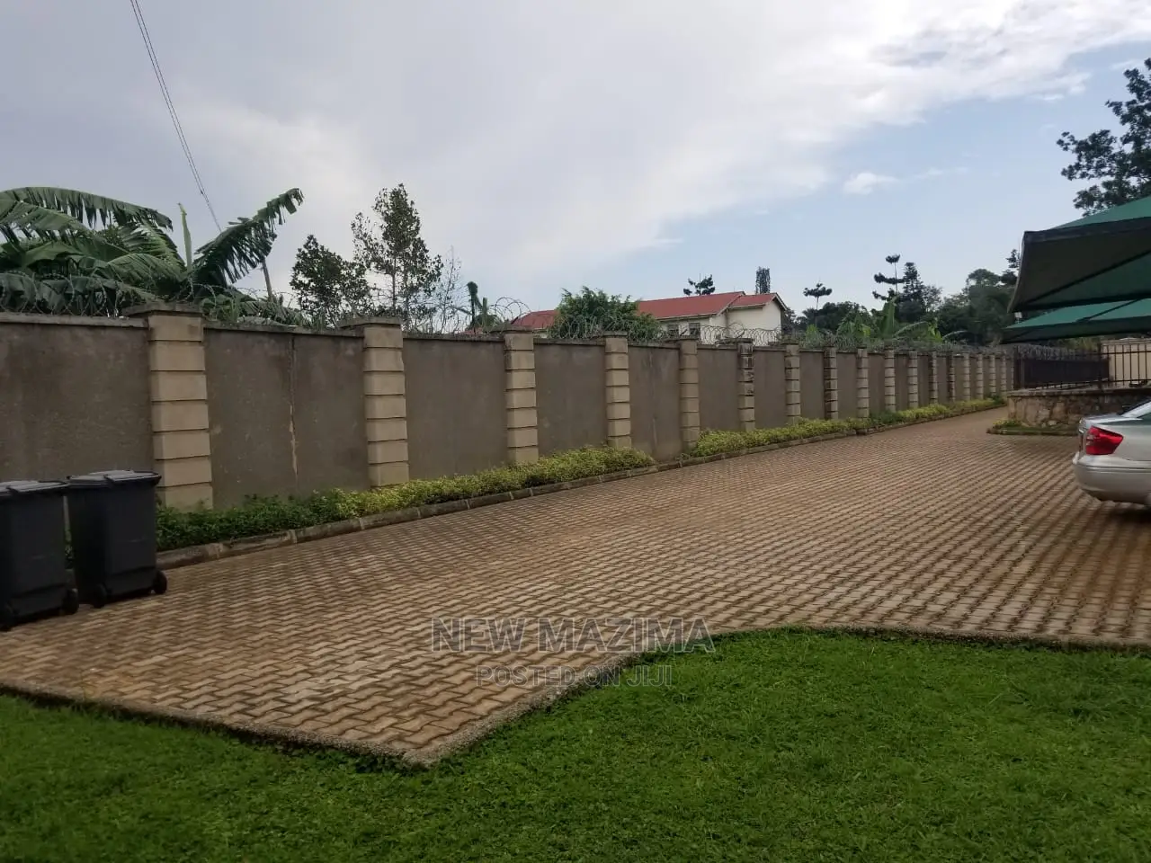 Very Classic Hotel With 16 Self Contained Rooms Onsale Ntebe