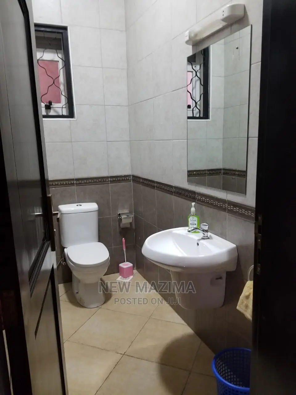 Very Classic Hotel With 16 Self Contained Rooms Onsale Ntebe