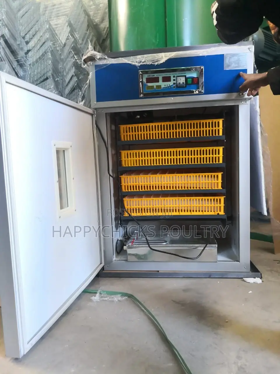 352 Egg Incubators
