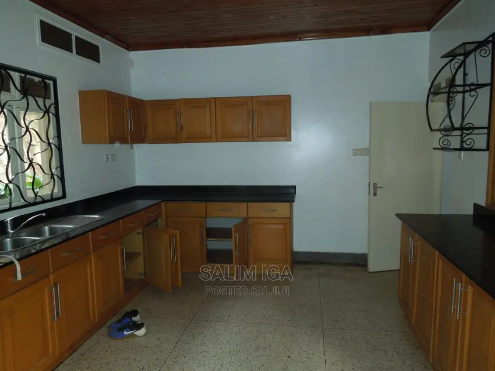 3bdrm Duplex in Kololo Property, Central Division for Rent