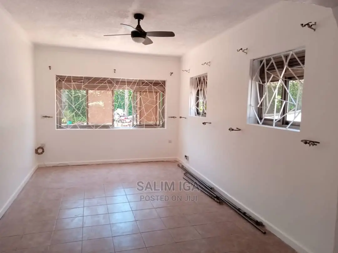 4bdrm Bungalow in Kololo Property, Central Division for Rent