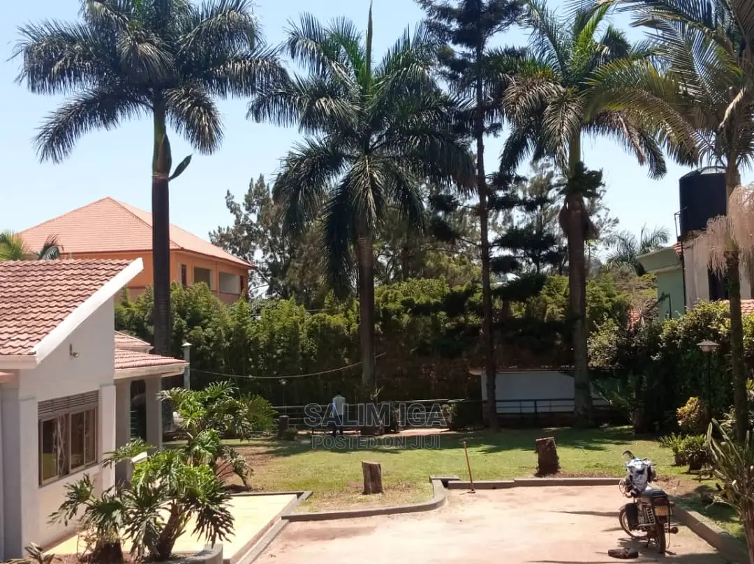 4bdrm Bungalow in Kololo Property, Central Division for Rent