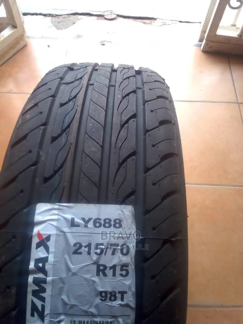 215/70r15 Tire