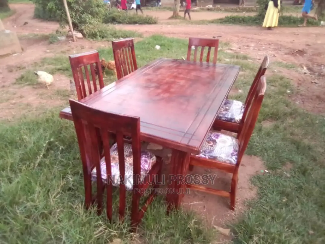 6 Seater Dinning Table and Seats