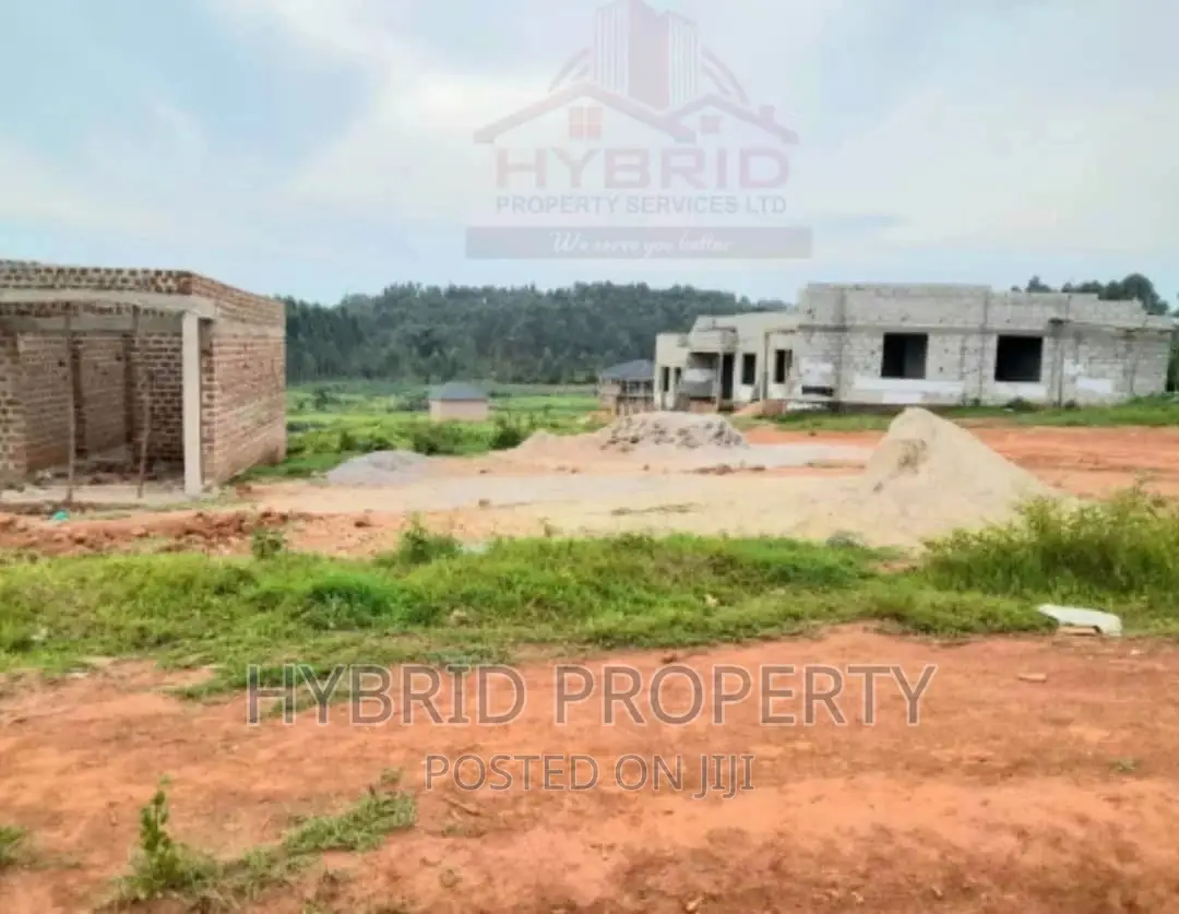 Prime Plots For Sale At Bulabakulu~Wakiso Estate~Hoima Road.