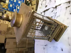Goldish Big Gate Light