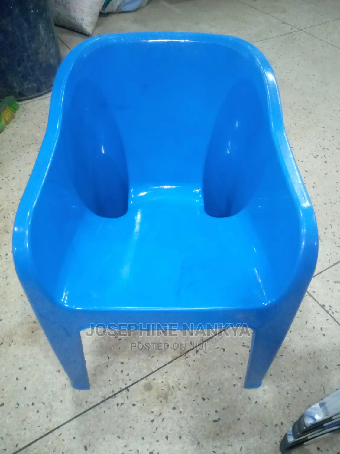 Plastic Sofa Chair, Blue Colour