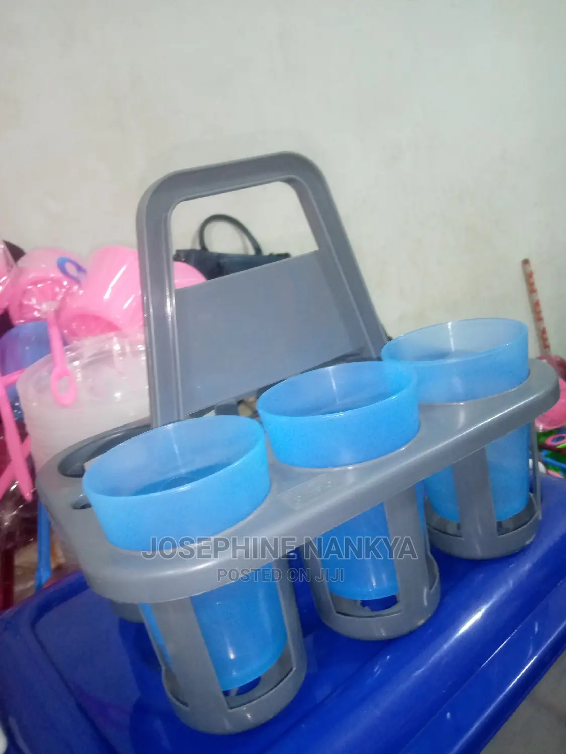 Plastic Bottle Carrier, Gray