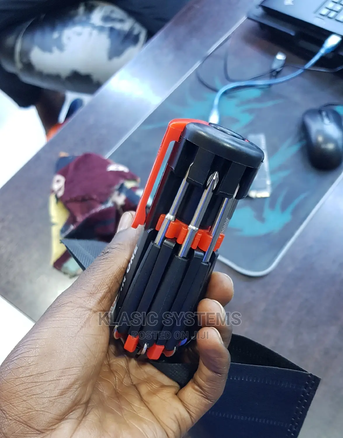 8 In One Screwdriver
