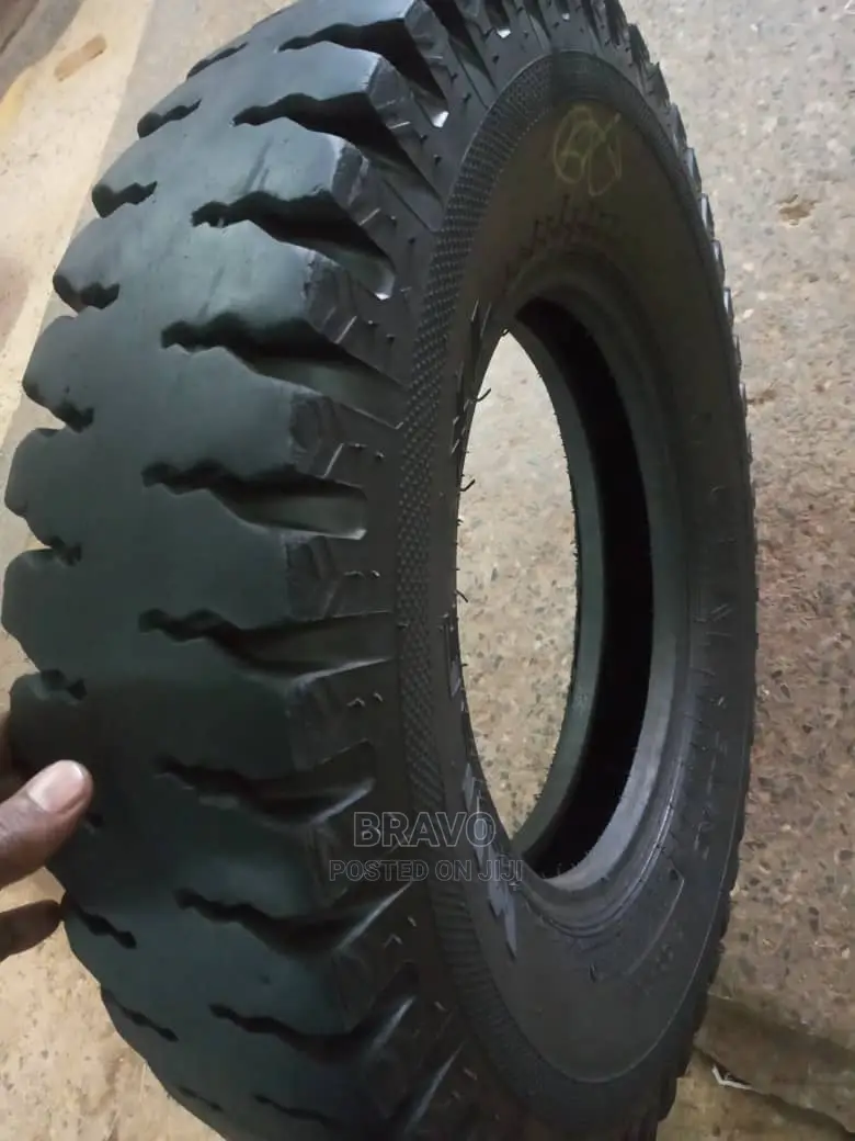 700-16 Tire