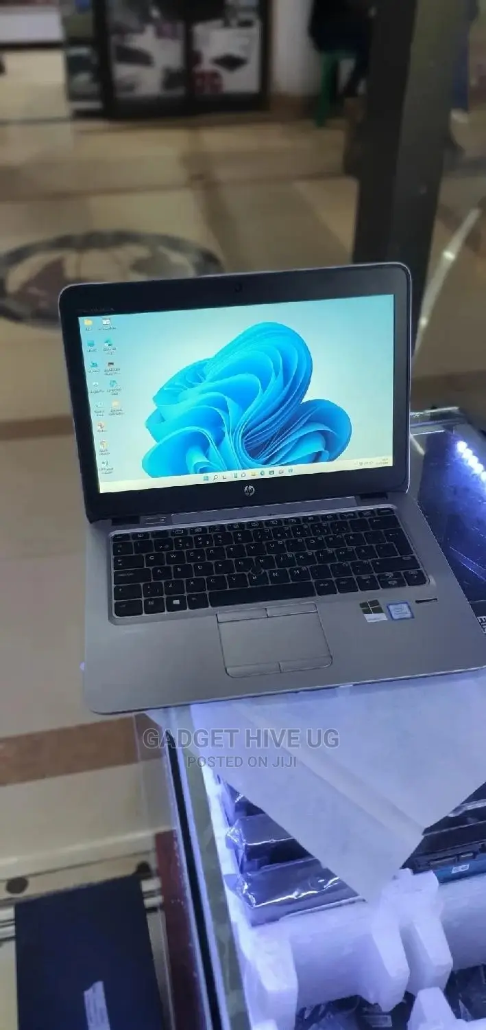 Laptop HP EliteBook 820 G3 8GB Intel Core I5 SSD 256GB
