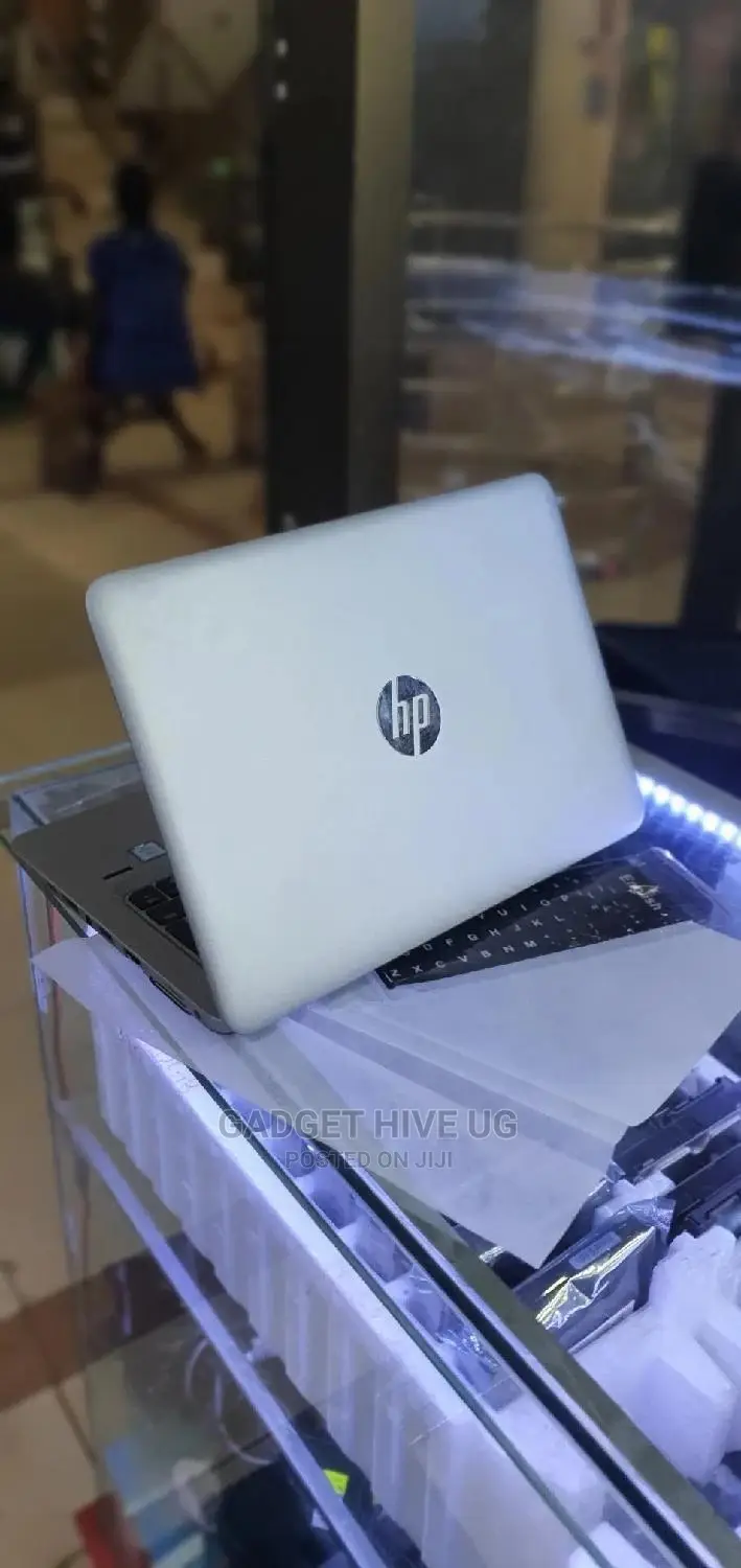 Laptop HP EliteBook 820 G3 8GB Intel Core I5 SSD 256GB