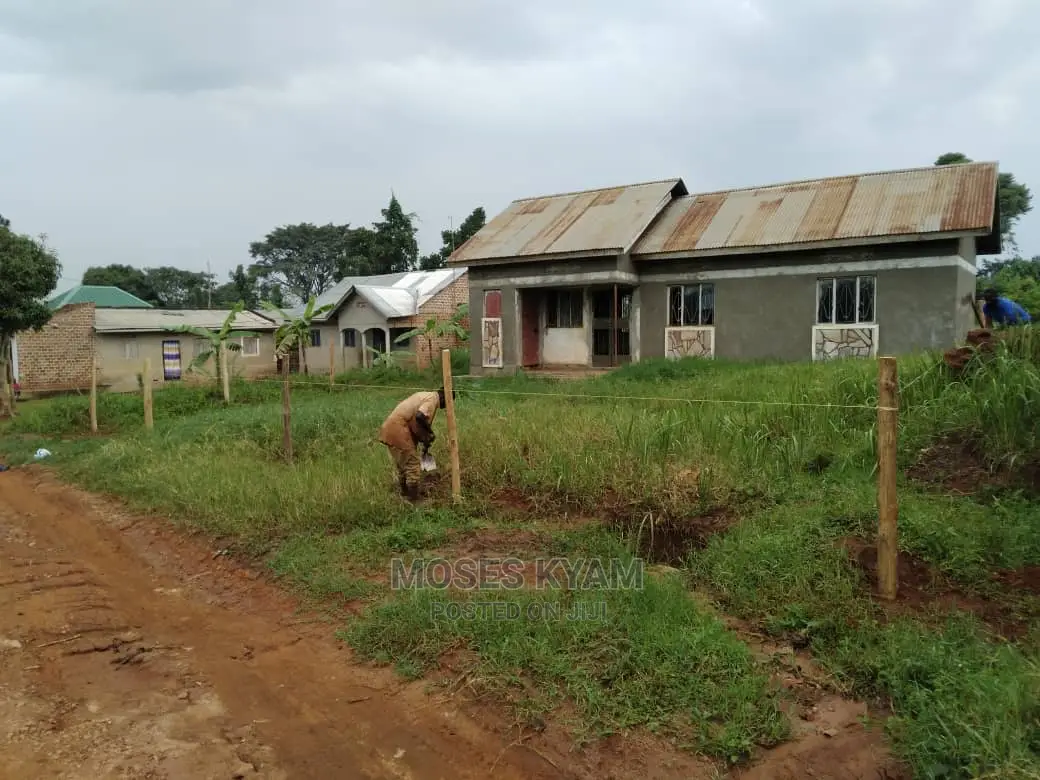 120x56 Land With House for Sale in Ssanga-Matugga