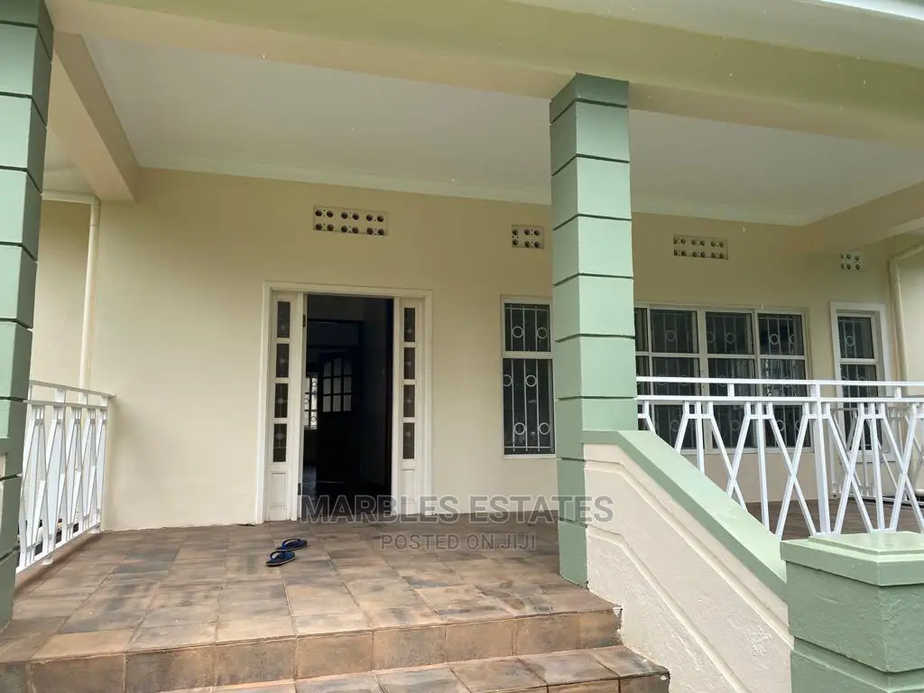 4bdrm Bungalow in Muyenga, Central Division for Rent