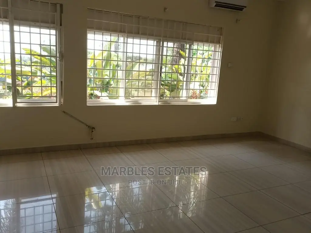 4bdrm Bungalow in Muyenga, Central Division for Rent