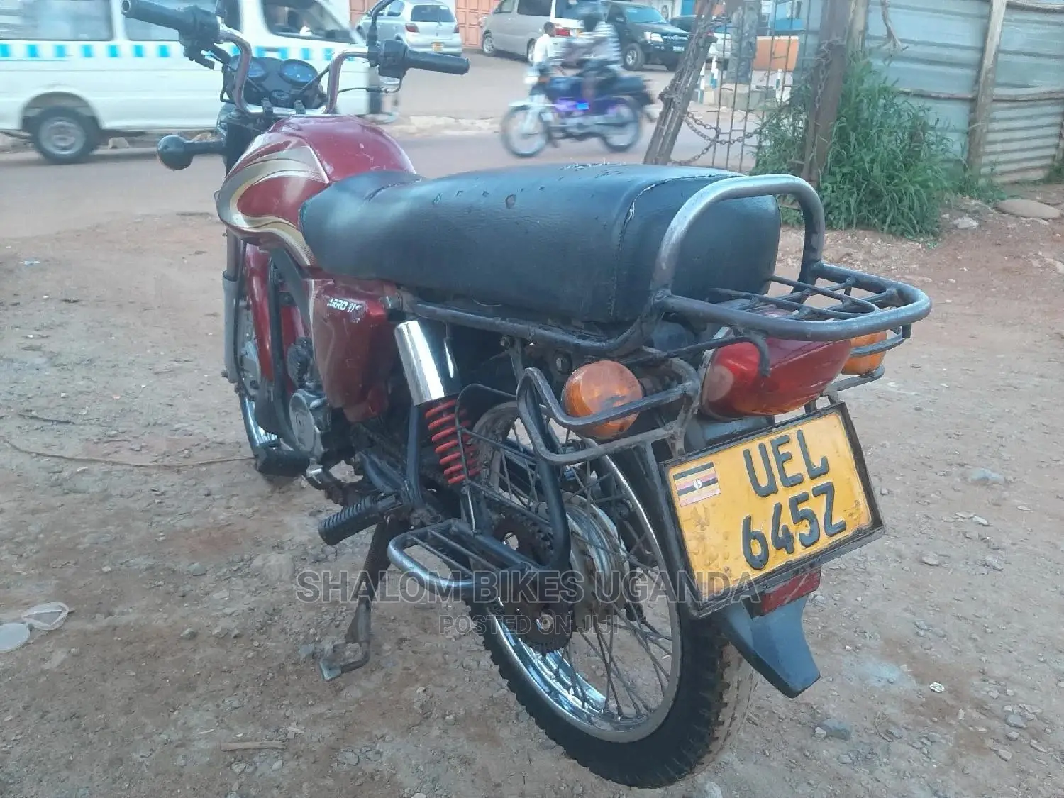 Mahindra Gusto 2018 Red