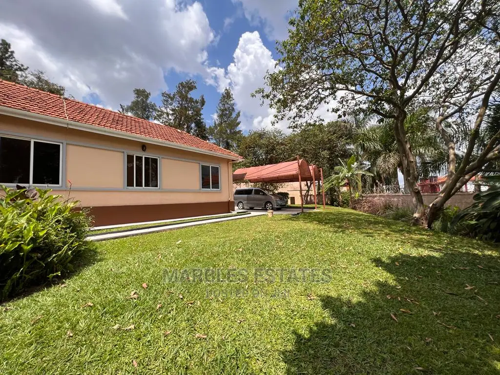 4bdrm Bungalow in Mbuya, Central Division for Rent