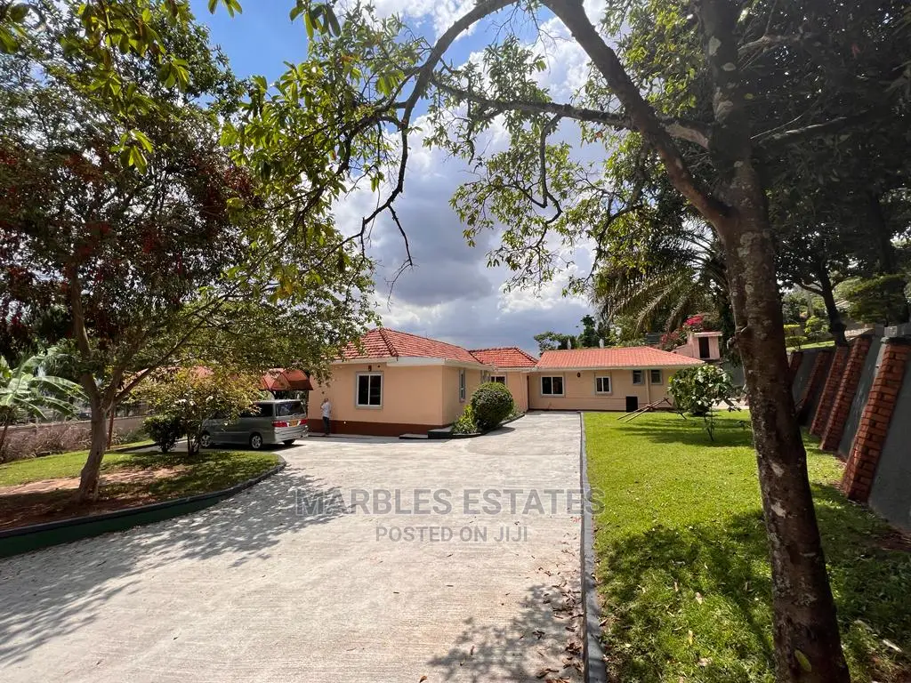 4bdrm Bungalow in Mbuya, Central Division for Rent