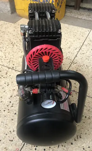 Silent Air Compressor 25 Lites Black