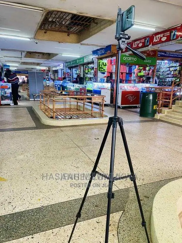 Extendable Universal Tripod Stand