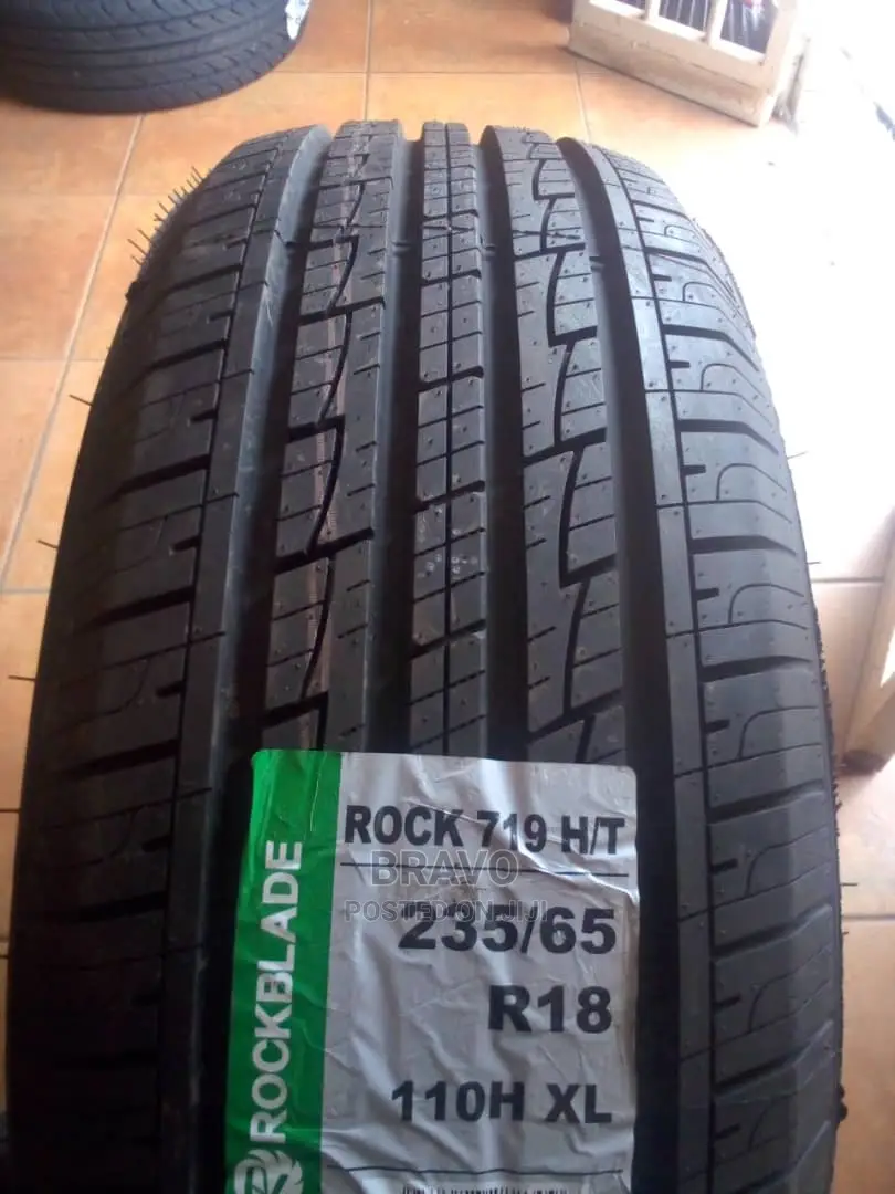 235/65r18 Tire