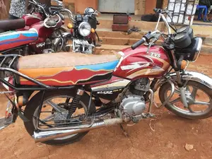 Honda CB 2018 Red