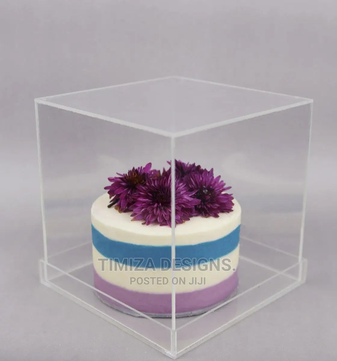 Cakes Display/Box Made of Acrylic