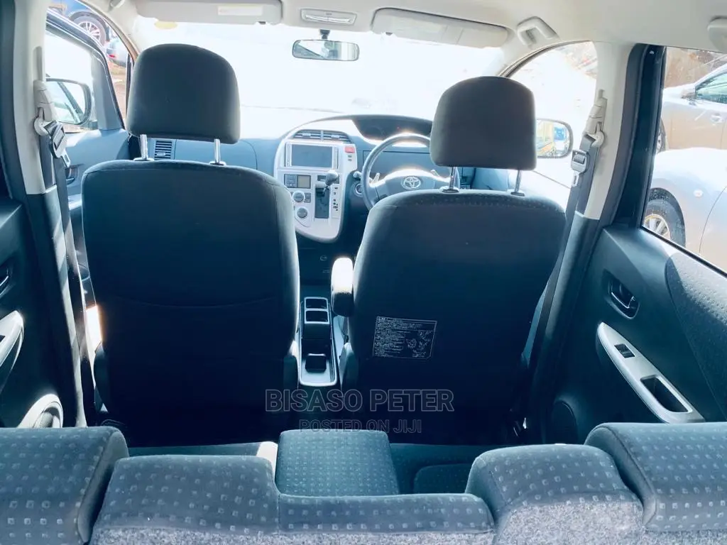 Toyota Ractis 2009 Black