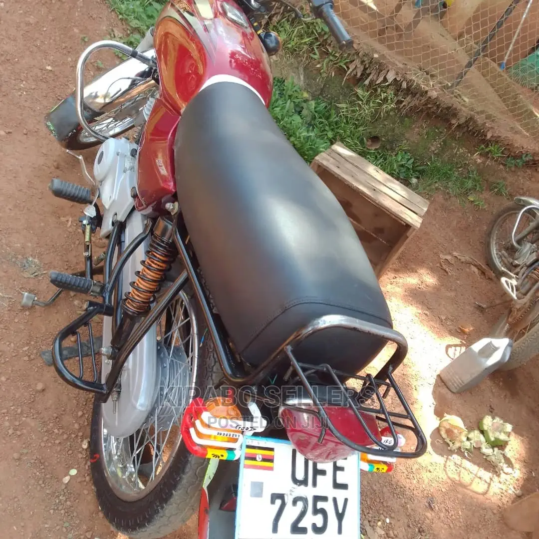 Bajaj Boxer 2022 Red