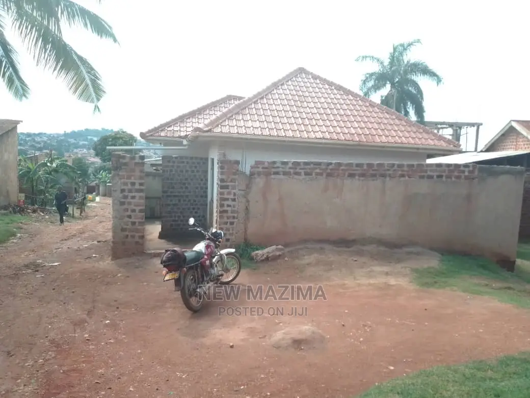 3bdrm House in Gangu, Central Division for Sale