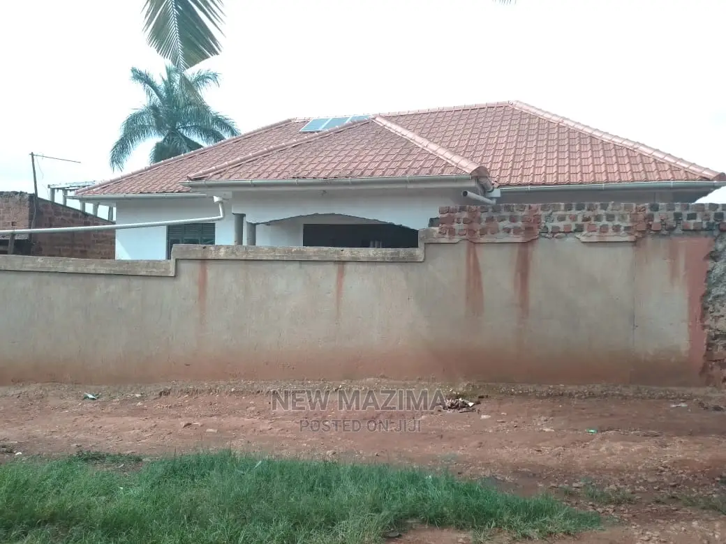 3bdrm House in Gangu, Central Division for Sale
